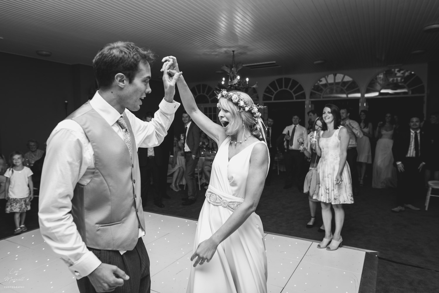 Wedding photographer bridwell first dance